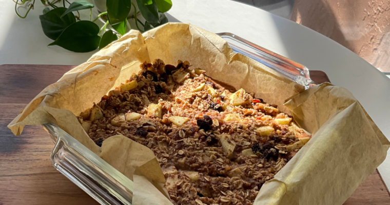 Oatmeal Bake with Cinnamon- Walnut-Apple